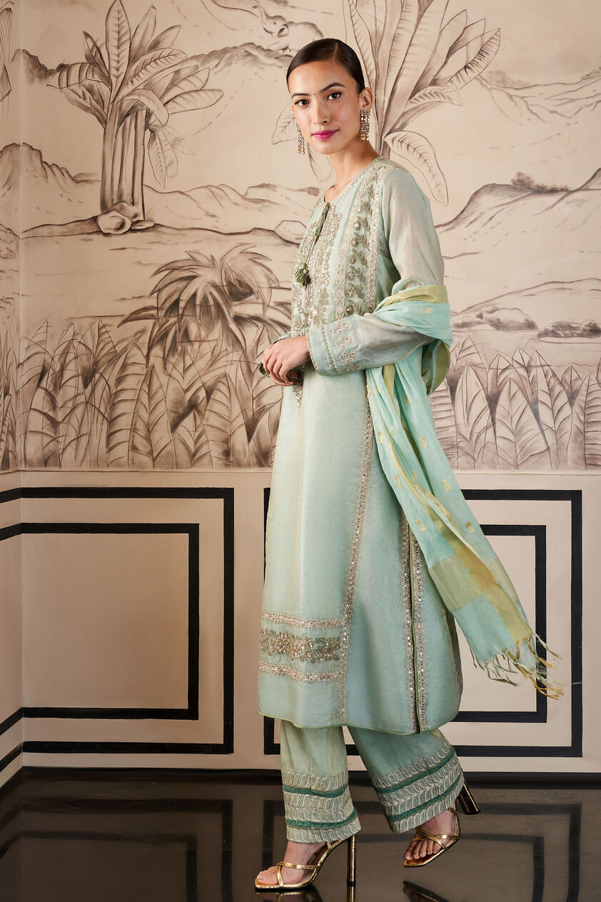 2-suit, image 2